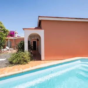 https://villa-majorera-triquivijate.in-canary-islands.com